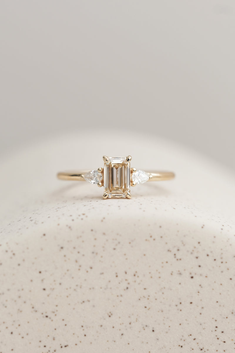 READY TO SHIP // ÉDEN ring + 0.76ct champagne diamond