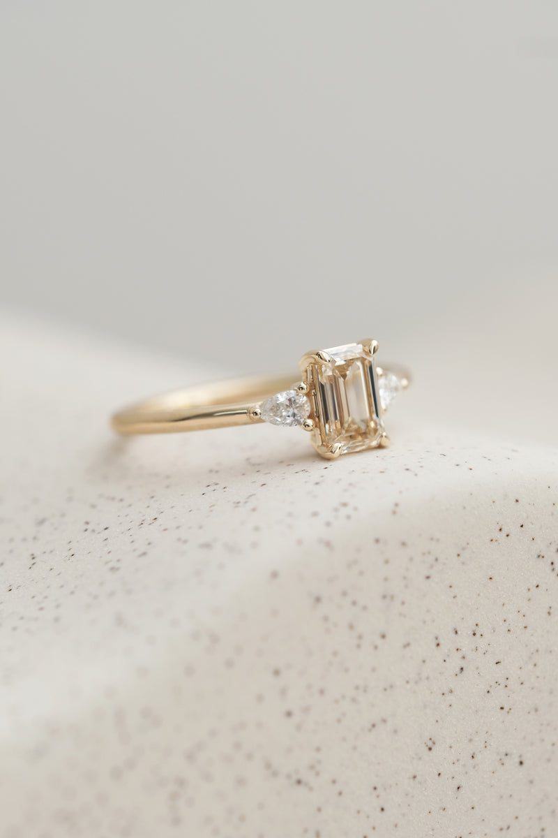 READY TO SHIP // ÉDEN ring + 0.76ct champagne diamond