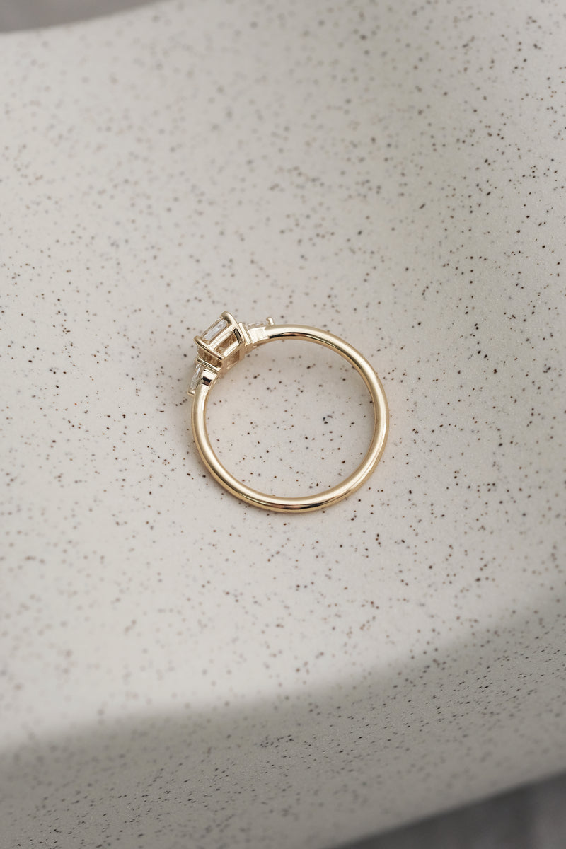 READY TO SHIP // ÉDEN ring + 0.76ct champagne diamond