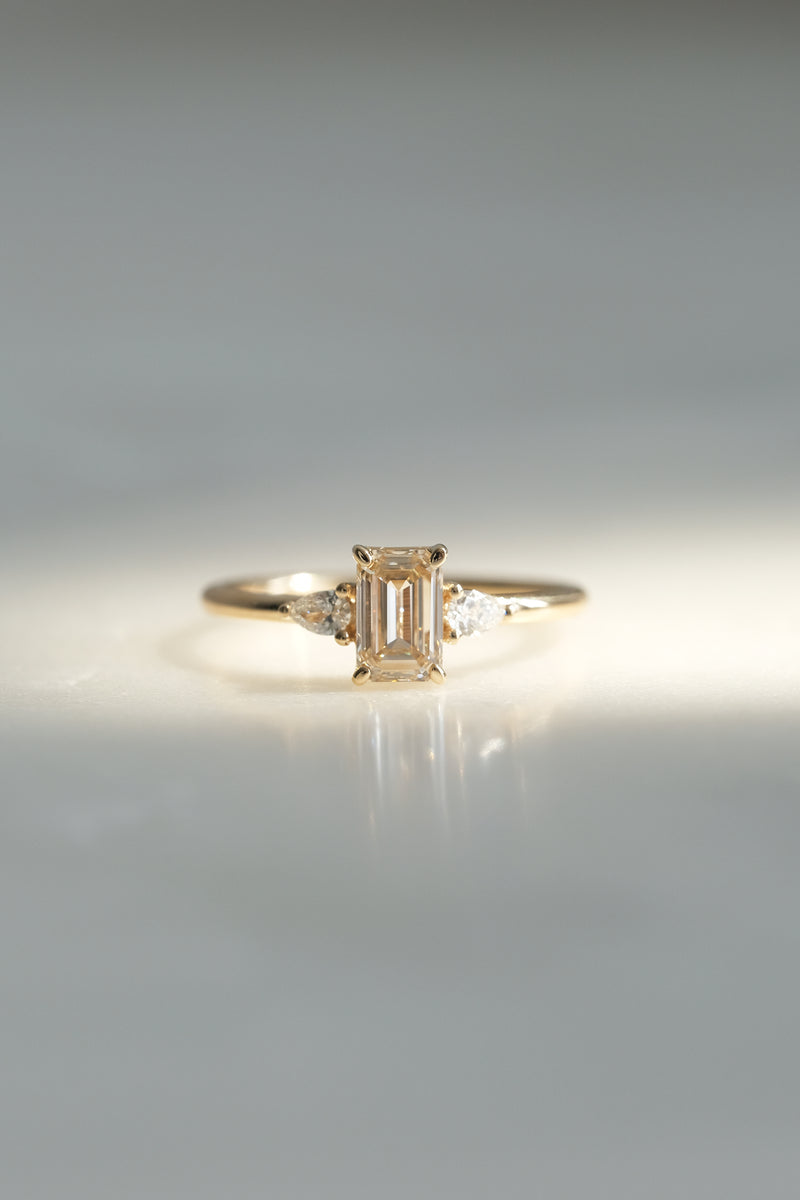 READY TO SHIP // ÉDEN ring + 0.76ct champagne diamond