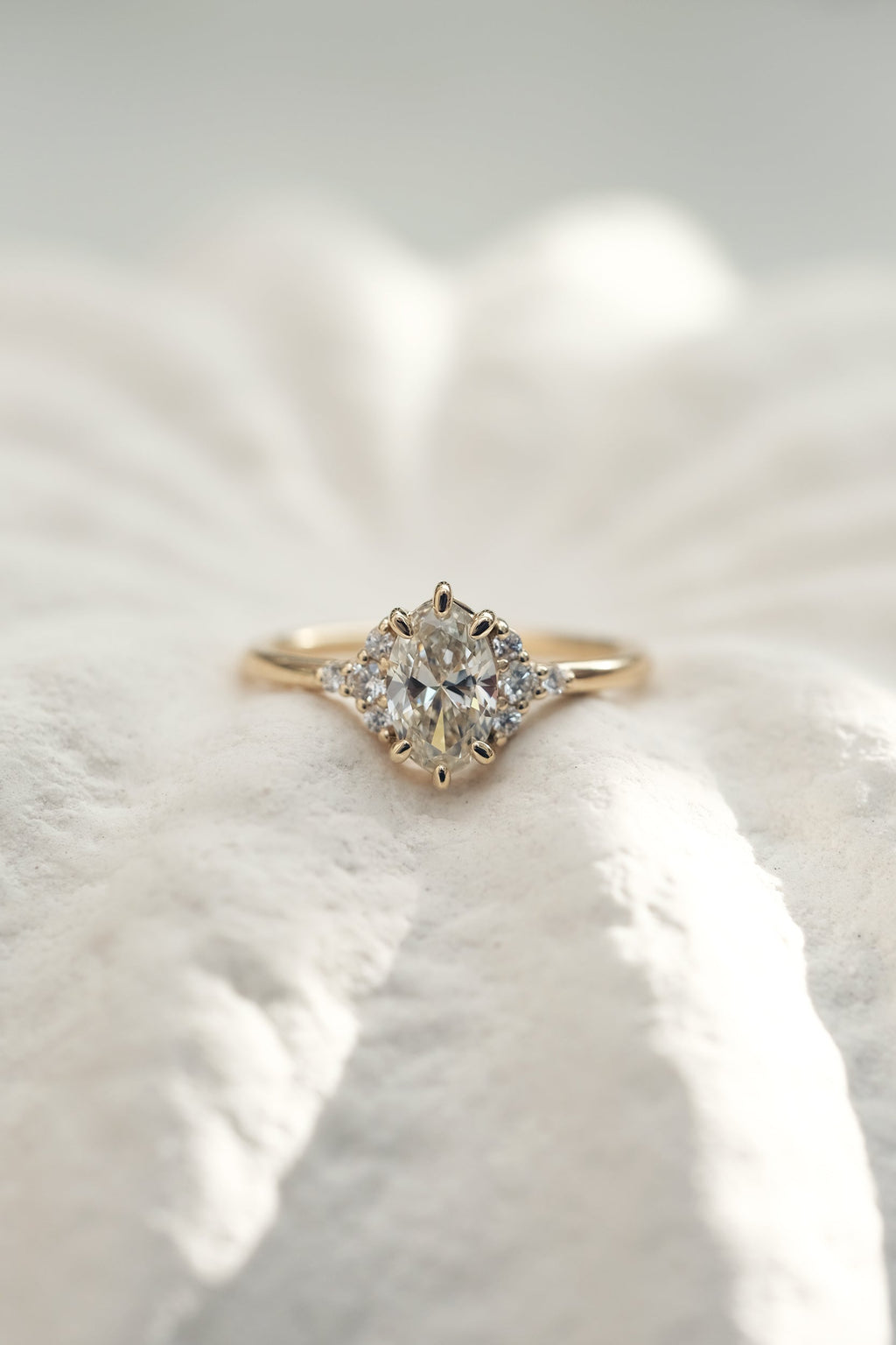 READY TO SHIP // JUNE Ring // CANADIAN oval Diamond 0.77ct