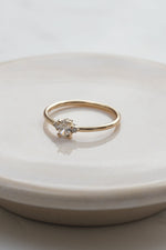 KALA ring // Oval diamond 0.20ct