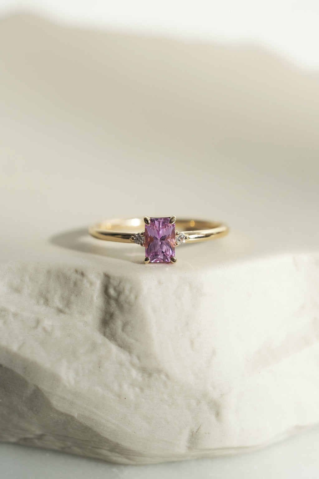 READY TO SHIP // LÉA ring // Lilac sapphire