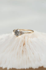 READY TO SHIP // TALIA ring // Pale gray diamond 0.82ct