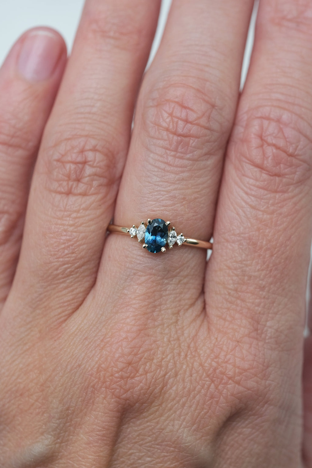 ALICE ring // Oval blue sapphire