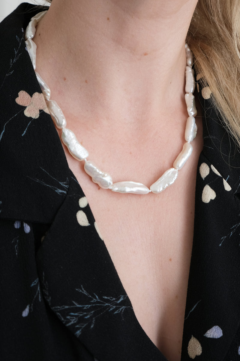 NEW // Baroque Biwa pearls necklace // Golden