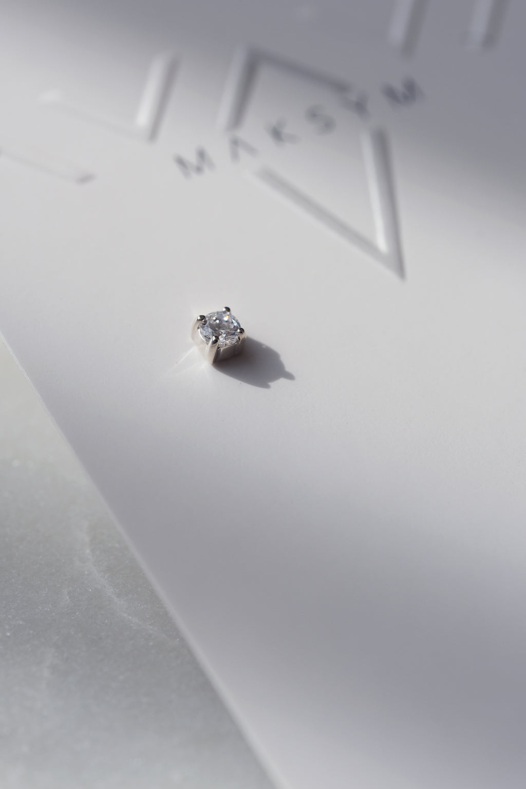 NEW // 4 prongs setting + CZ earrings // Silver