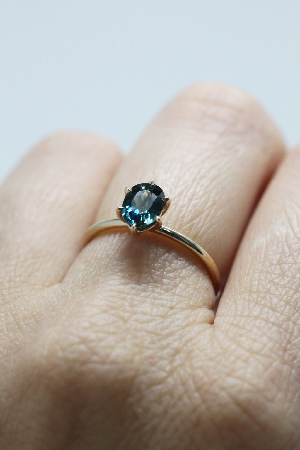 READY TO GO // Australian sapphire solitaire // 1 carat