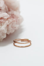 DERNIÈRE CHANCE // Bague double martelée // Or rempli rose 14K