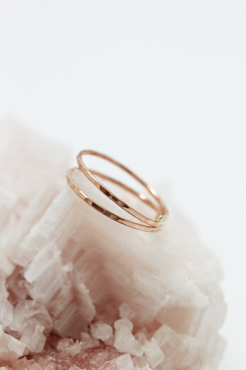 DERNIÈRE CHANCE // Bague double martelée // Or rempli rose 14K