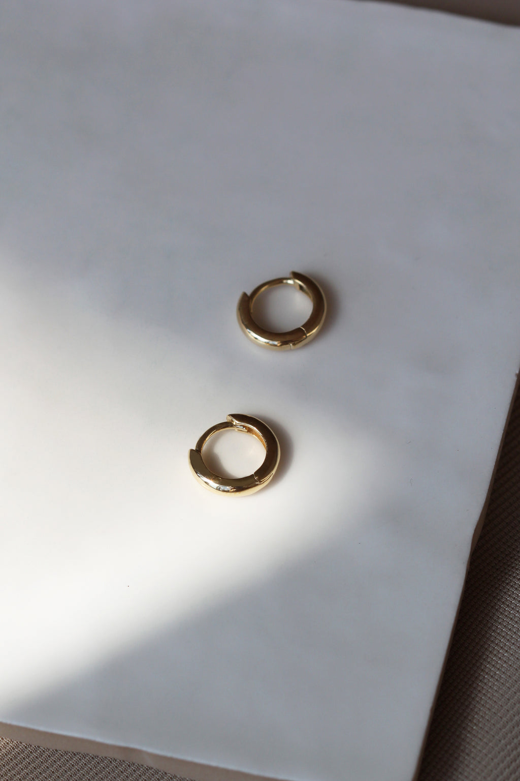 Boucles d'oreilles anneaux Chunky // Argent – Maksym Joaillerie